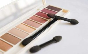 Pourquoi rêver de maquillage ?