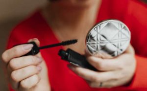 Pourquoi rêver de mascara ?