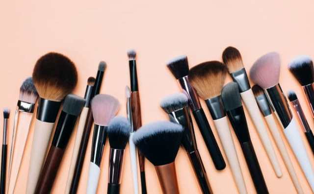 Pourquoi rêver de pinceau de maquillage ?