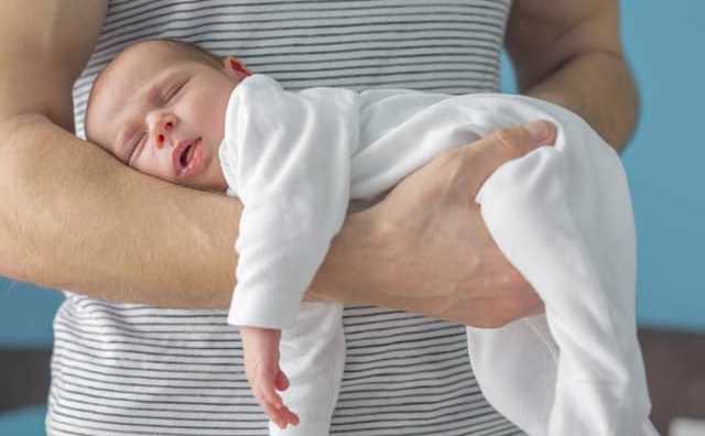 La signification exacte du rêve d'un bébé qui dort dans mes bras