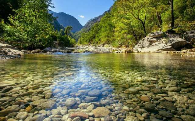 Pourquoi rêver d'une rivière cristalline ?