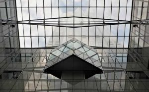 Pourquoi rêver de mur de verre ?