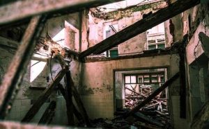 Pourquoi rêver de toit qui s'effondre ?