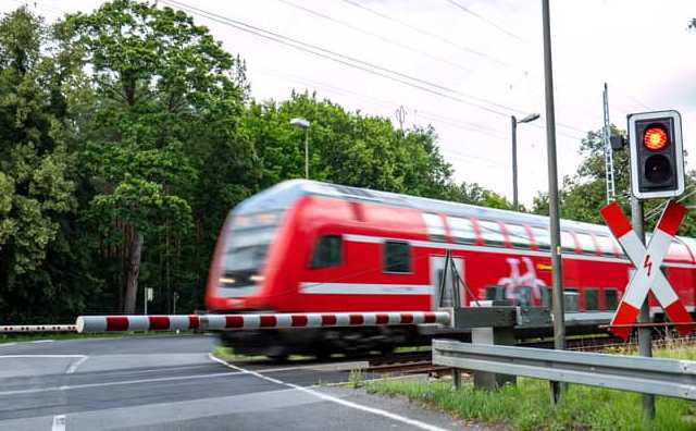 Que signifie rêver d'un train qui ne s'arrête pas et heurte quelqu'un ?