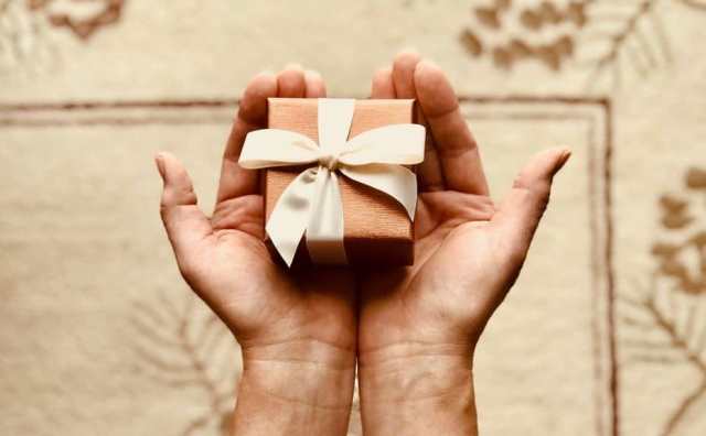 Pourquoi rêver de recevoir un cadeau d'un homme ?