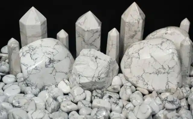 Pierre Howlite : vertus et bienfaits en lithothérapie 