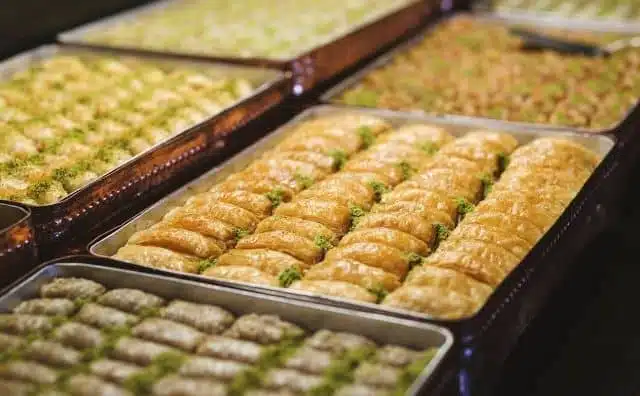 Rêver de baklava : quelles interprétations, symbolisme et significations ?