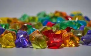 Rêver de cristal coloré : quelles interprétations, symbolisme et significations ?