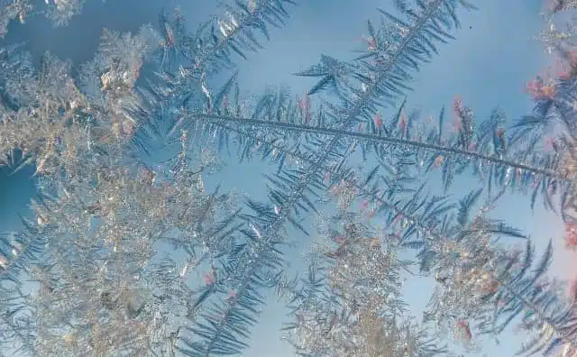 Rêver de cristaux de glace : quelles interprétations, symbolisme et significations ?