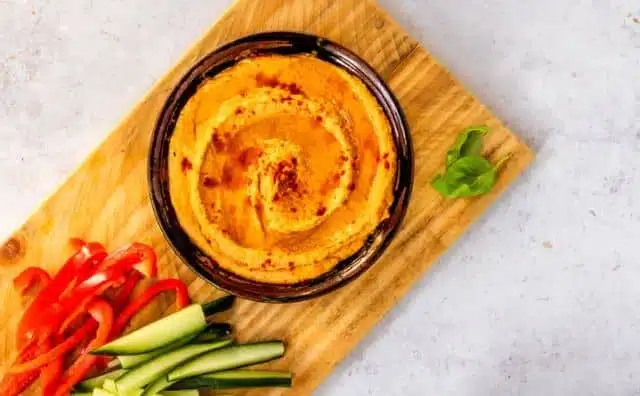 Rêver de houmous : quelles interprétations, symbolisme et significations ?