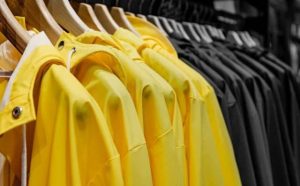 Rêver de vêtements en plastique : quelles interprétations, analyses et significations ?