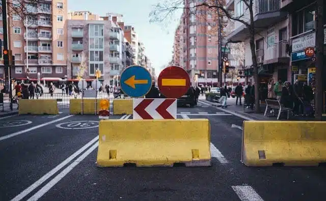 Rêver de barrage routier : quelles interprétations, analyses et significations ?