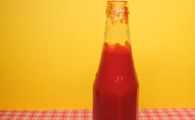 Rêver de bouteille de ketchup : quelles interprétations, analyses et significations ?