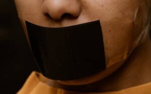 Pourquoi rêver de bâillonner ou d’être bâillonné ?