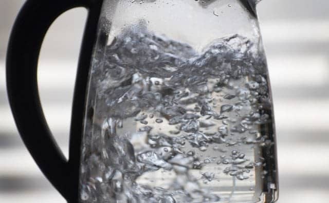 Rêver de faire bouillir de l’eau : signification et interprétations