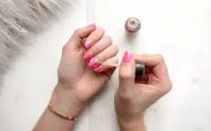 Pourquoi rêver de faire une manicure ?