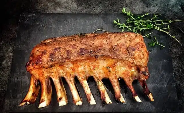 Que signifie rêver de côtes de porc ?